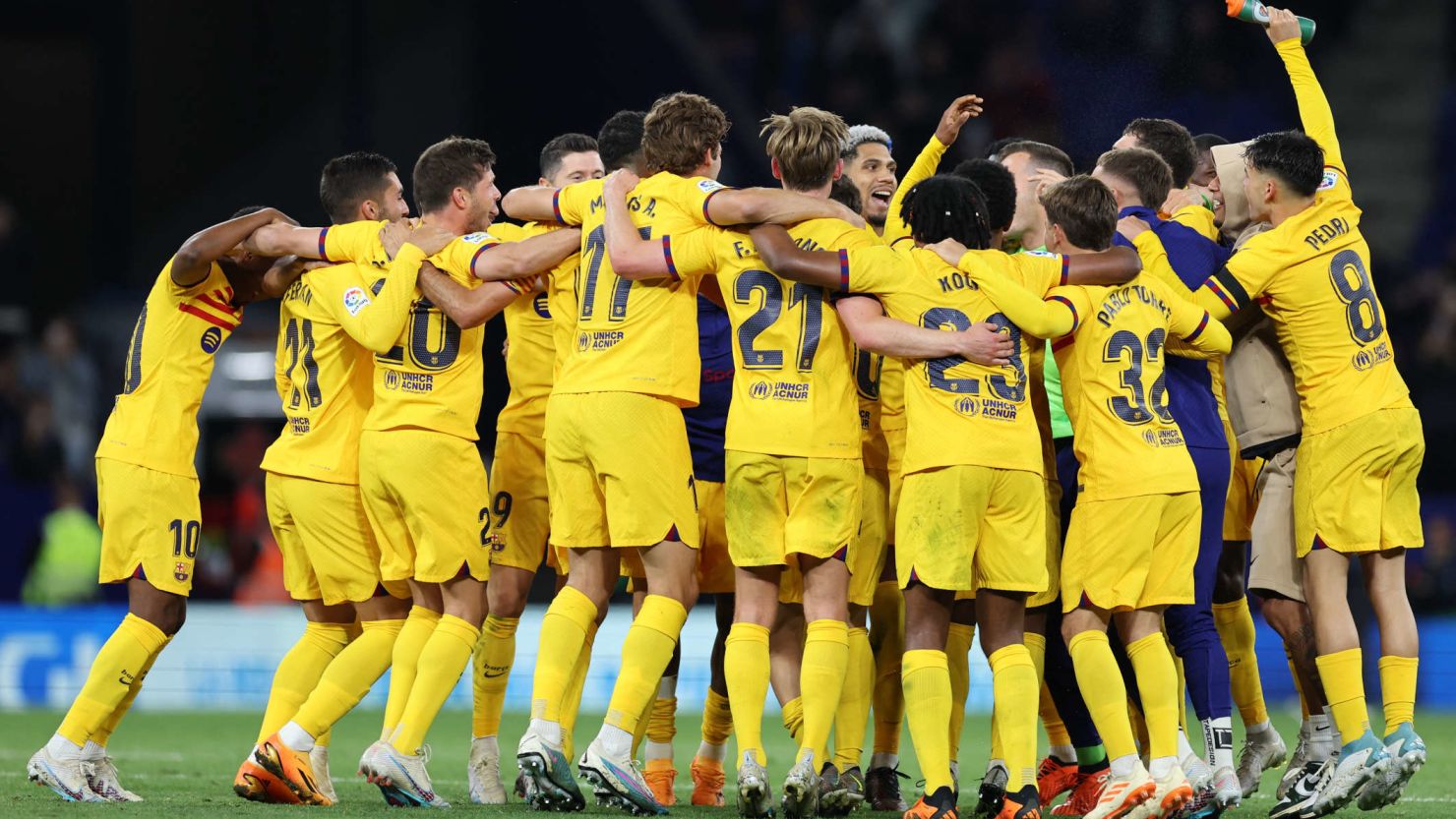 然拥有庞大 然拥有庞大